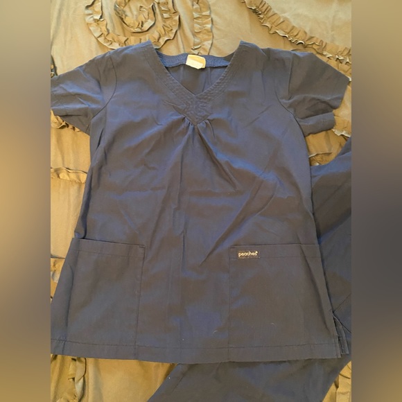 Navy Scrubs - Picture 3 of 5